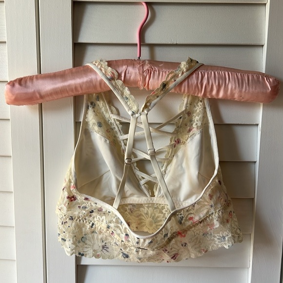 PINK by Victoria’s Secret - Lace Bralette - Small - Picture 3 of 6